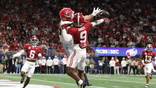 Dec 2, 2023; Atlanta, GA, USA; Georgia Bulldogs tight end Brock Bowers (19) cannot make a catch against Alabama Crimson Tide defensive back Trey Amos (9) in the third quarter at Mercedes-Benz Stadium.